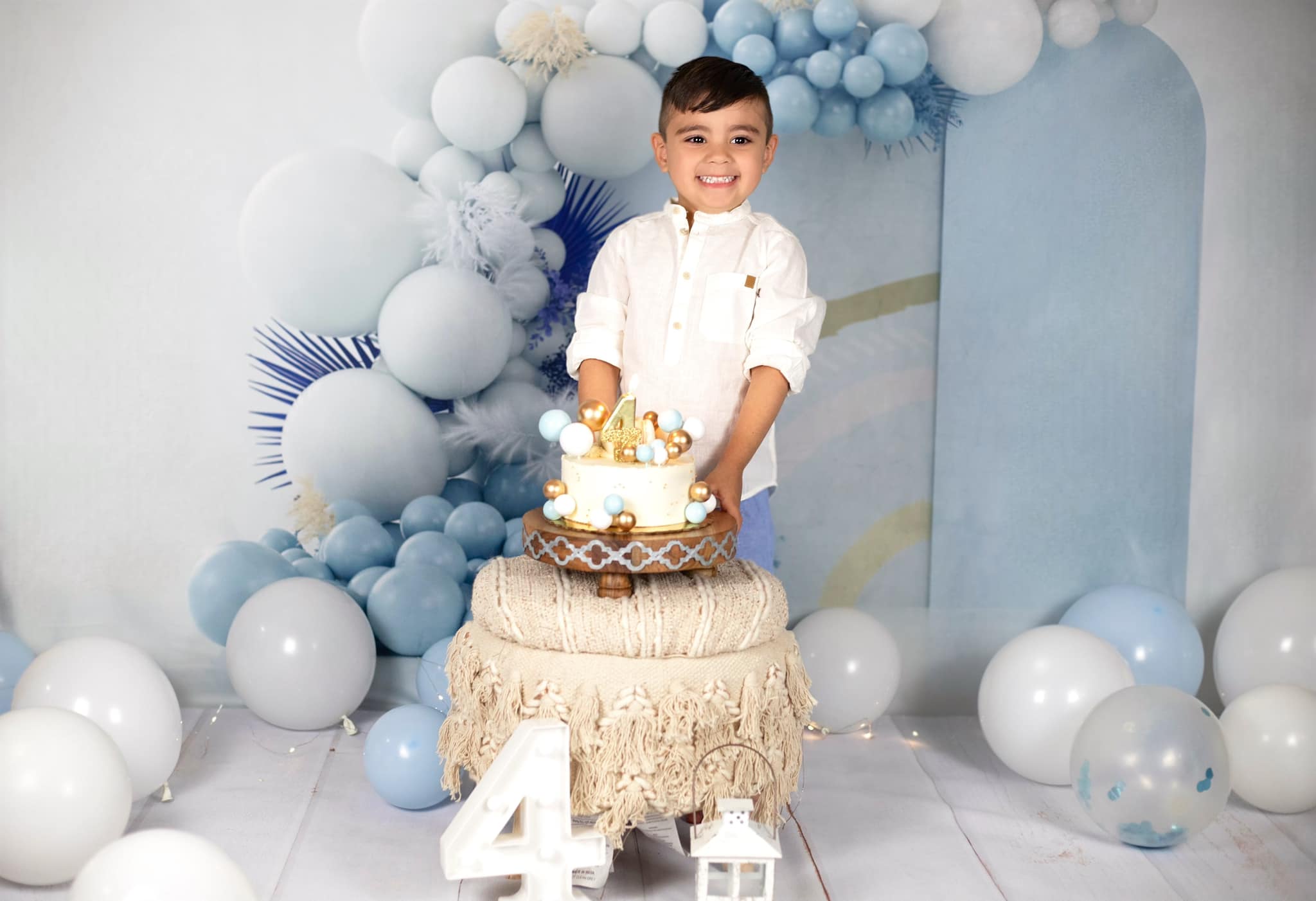 Kate Boho Balloons Fleece Backdrop Blue Cake Smash Designed by Uta Mueller Photography -UK