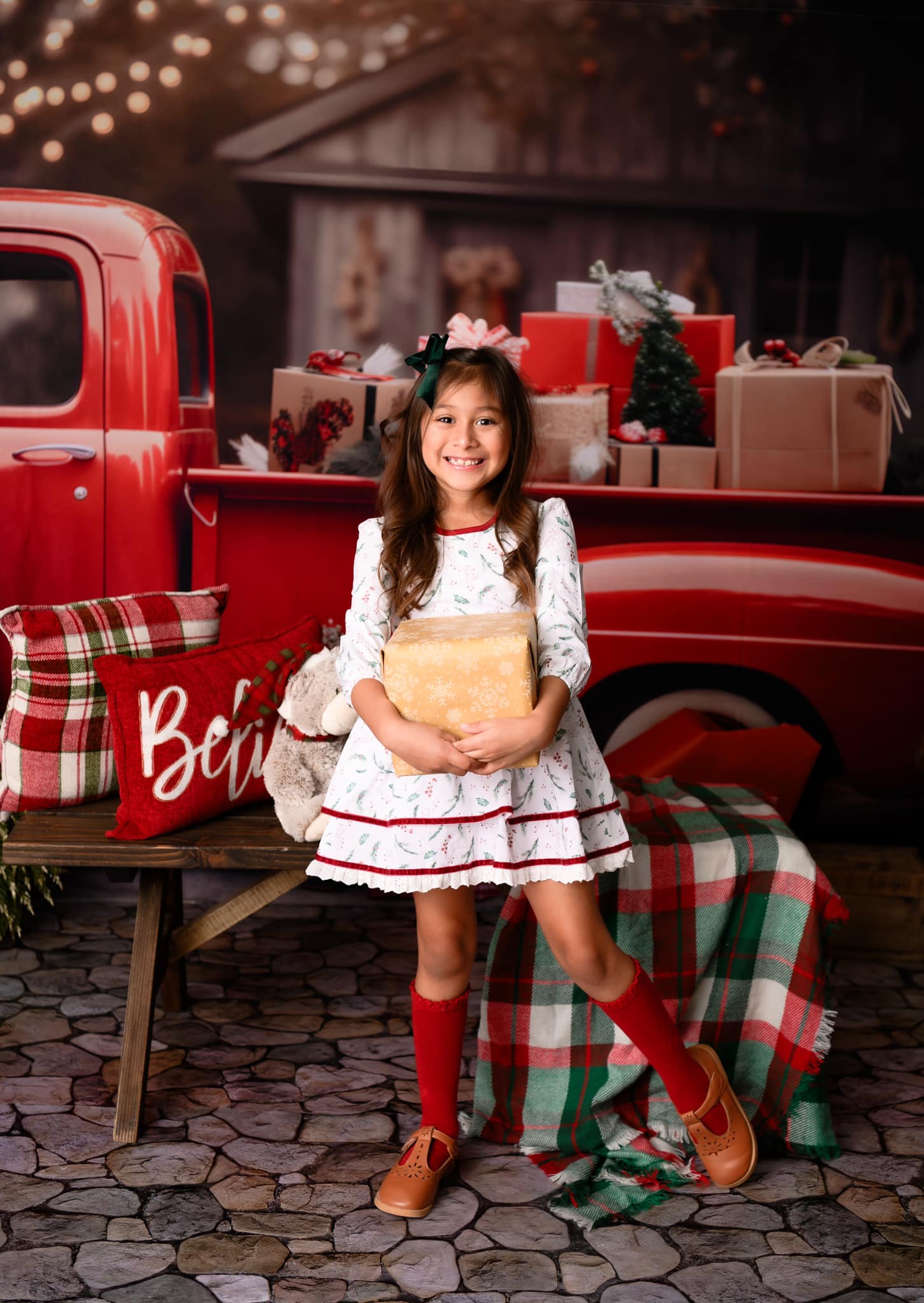 Kate Christmas Gift in Red Car Backdrop for Photography -UK