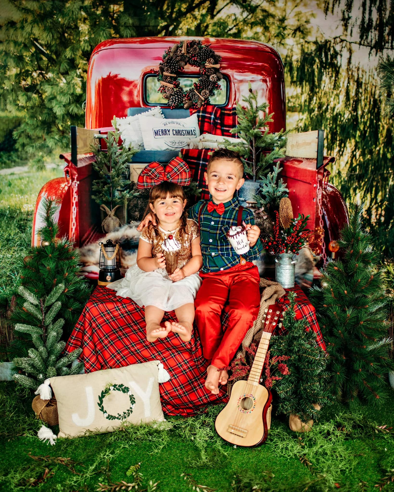 Kate Red Christmas Truck Backdrop Designed by Mandy Ringe Photography -UK