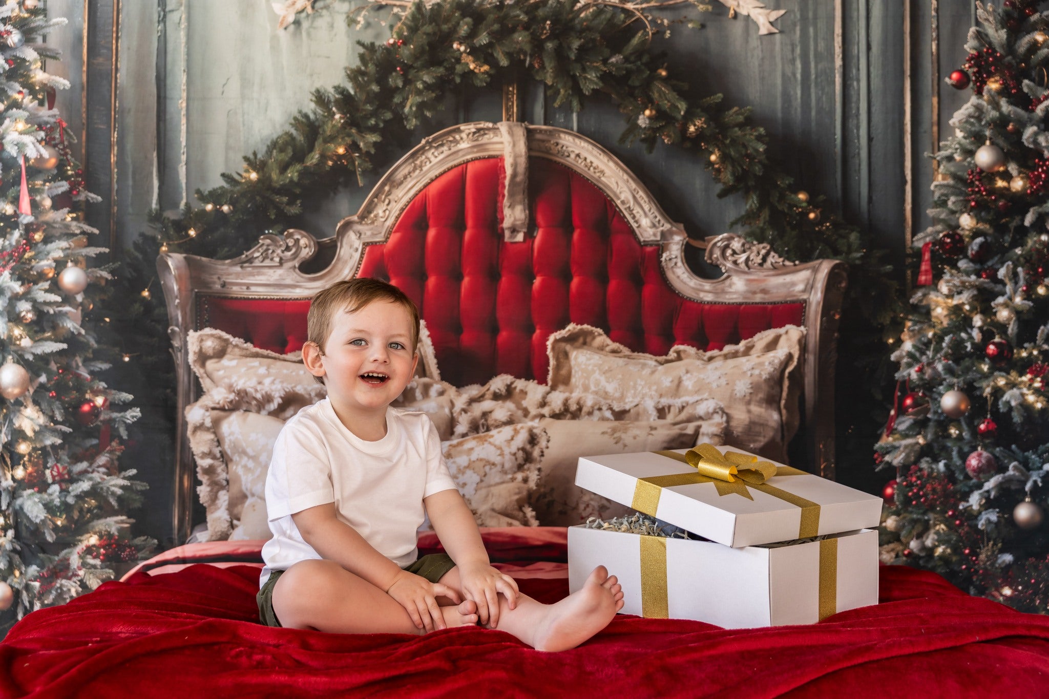 Kate Christmas Red Headboard Green Wall Tree Backdrop Designed by Emetselch -UK