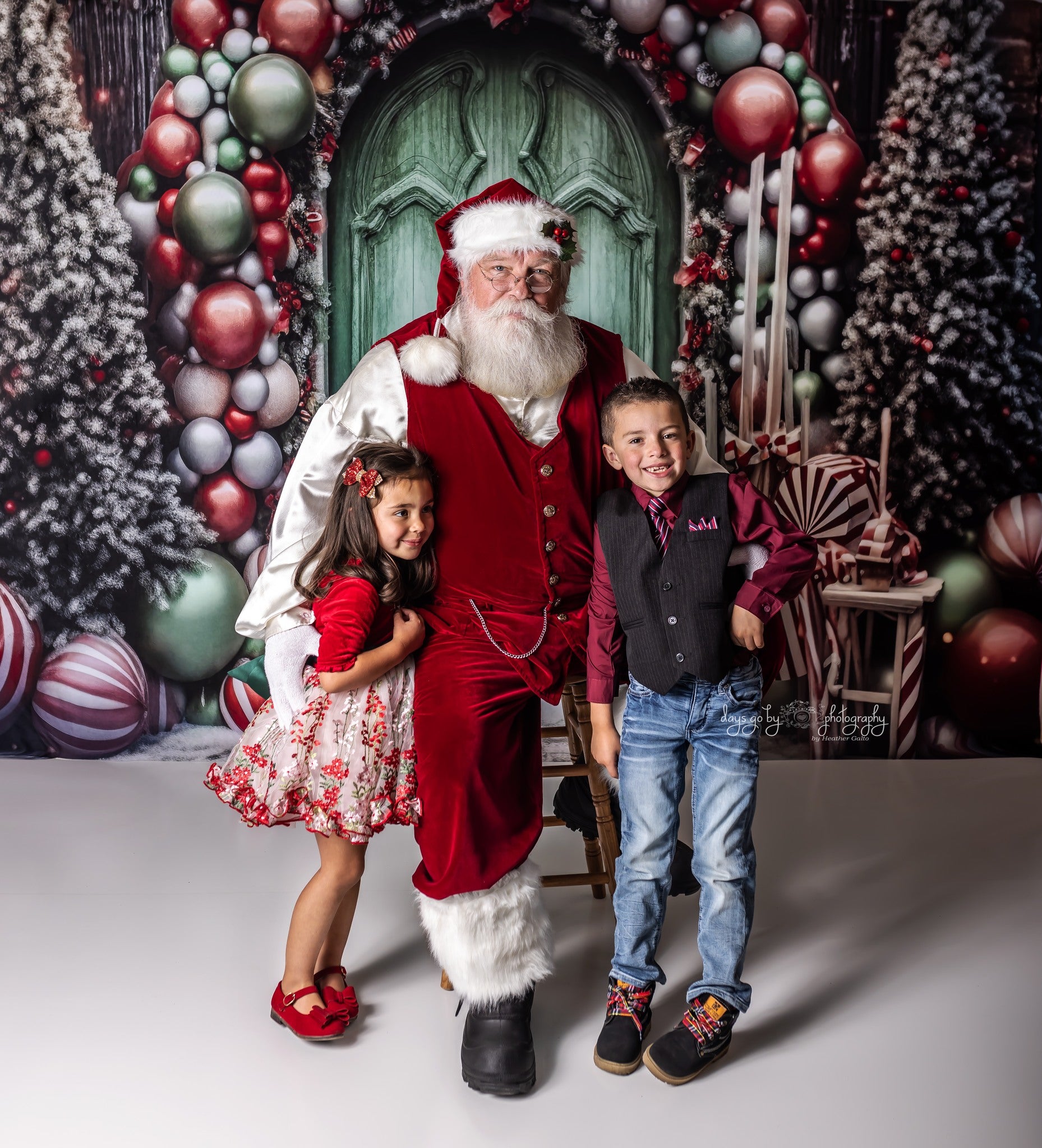 Kate Christmas Holiday Balloon Arch Green Door Backdrop for Photography