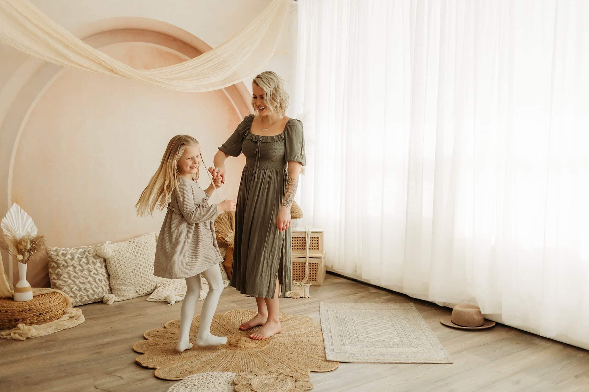 Kate Art Arch Wall Backdrop Designed by Kate Image(note:with a little reddish brown) -UK