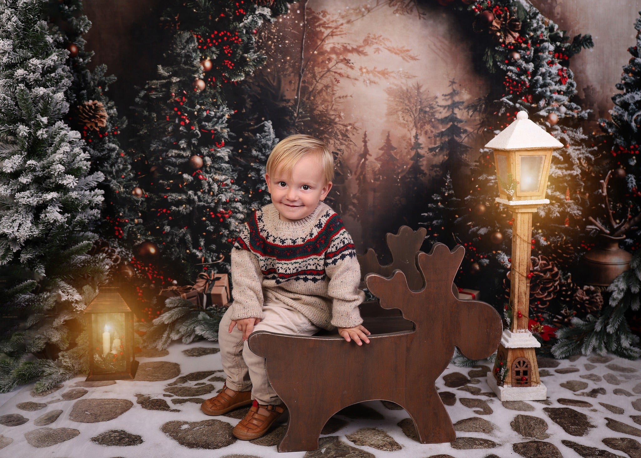 Kate Christmas Trees Arched Retro Wall Backdrop Designed by Emetselch -UK