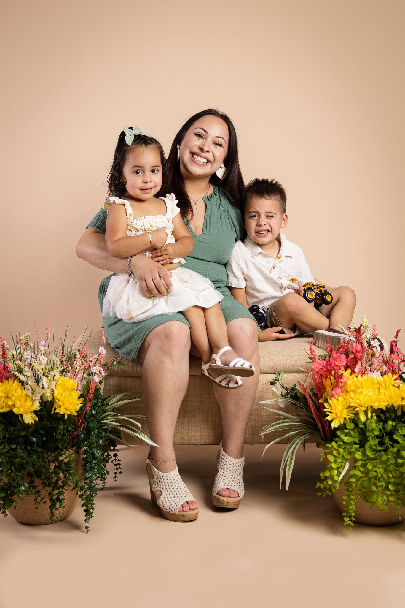 Kate Ivory Beige Seamless Paper Backdrop for Photography -UK