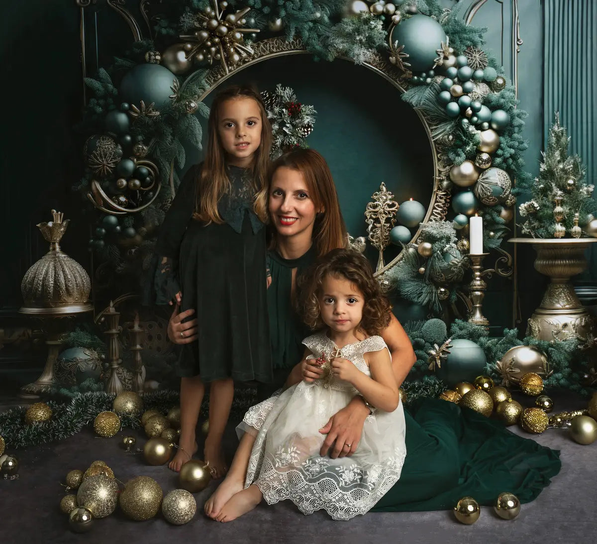 Kate Christmas Vintage Green Wall Big Wreath Fleece Backdrop Designed by Emetselch -UK