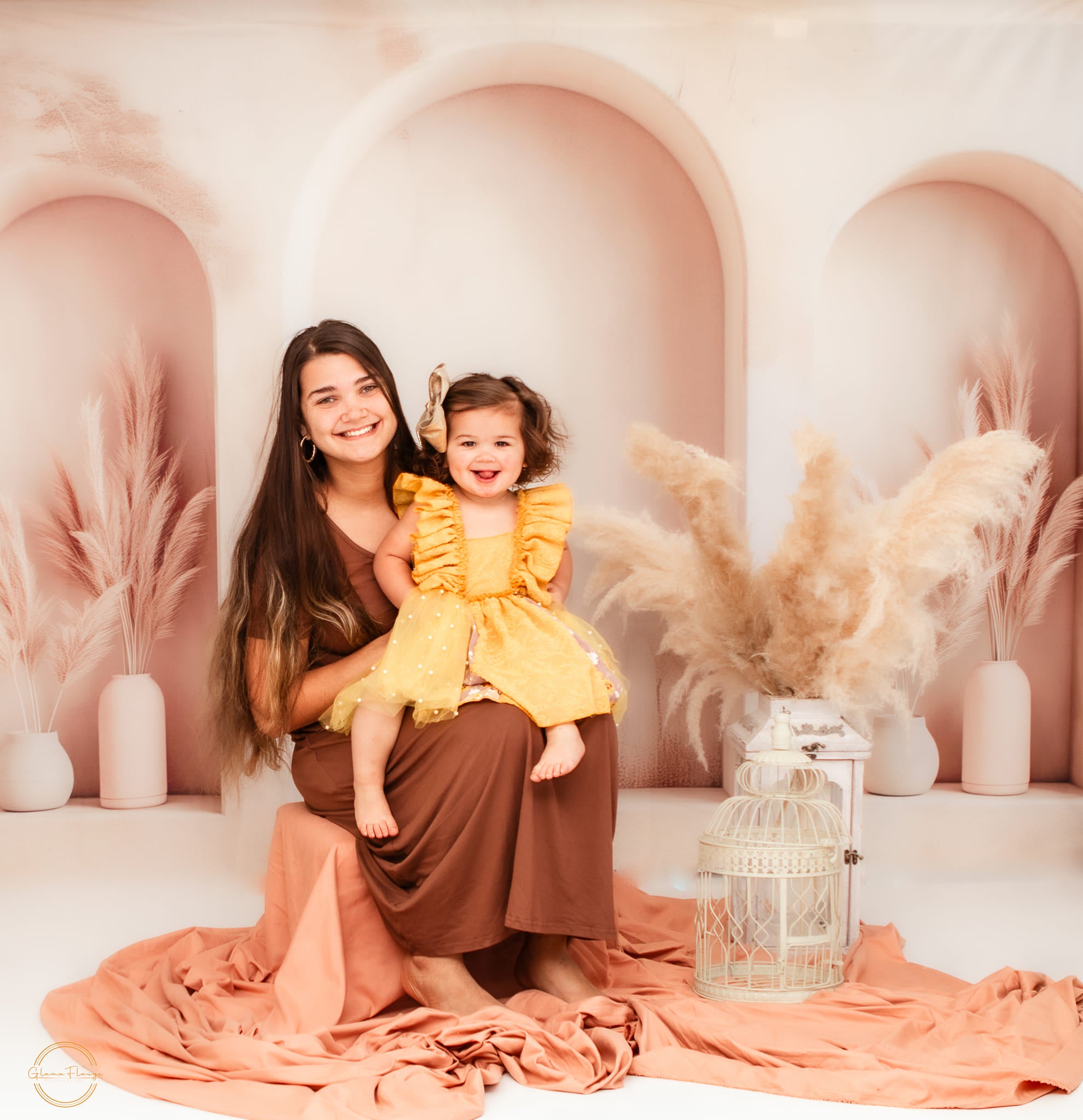 Kate Beige Arched Wall Backdrop+Abstract Cream Beige Floor Backdrop -UK