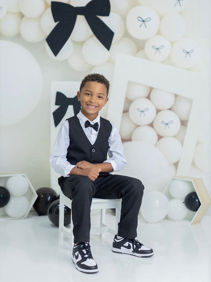 Kate Cake Smash Fashion Bow Black White Backdrop Designed by Patty Robert -UK