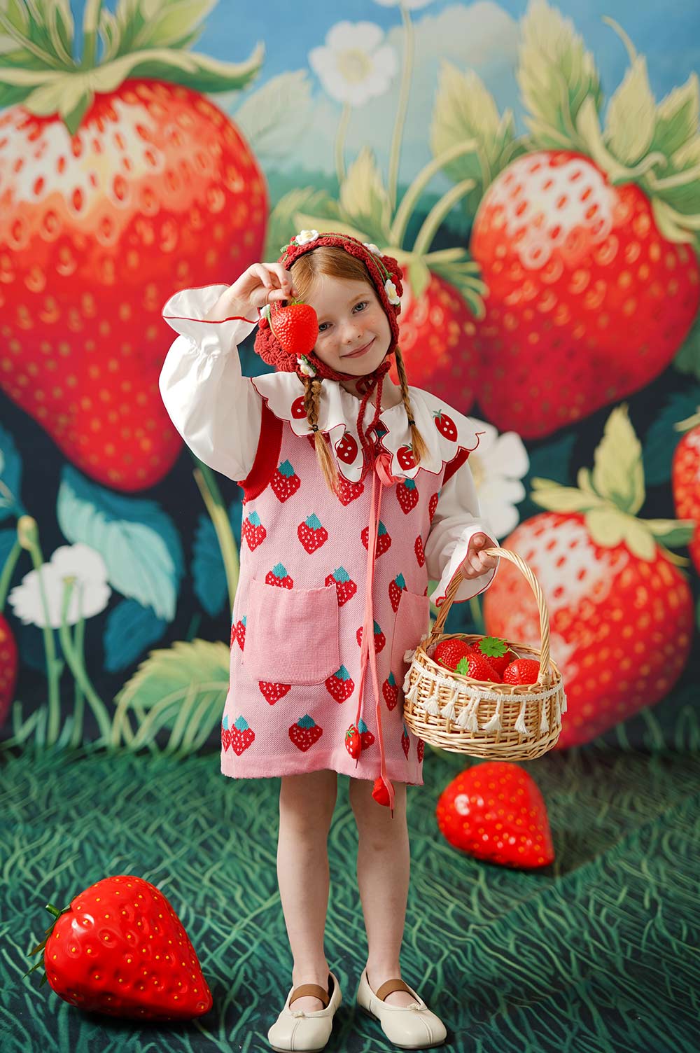 On Sale Kate Sweep Summer Strawberry Field Grass Backdrop Designed by Emetselch -UK