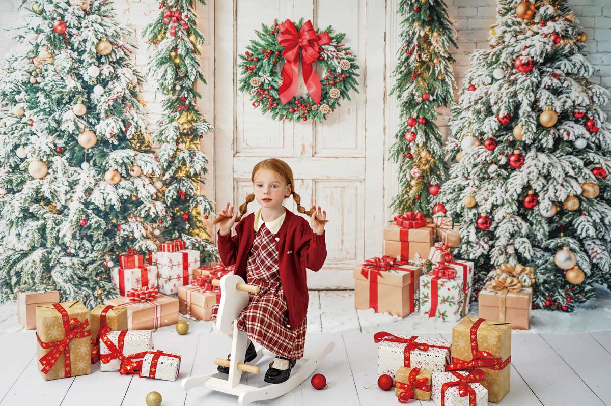 Kate Christmas Tree Door Gifts White Backdrop Designed by Emetselch -UK
