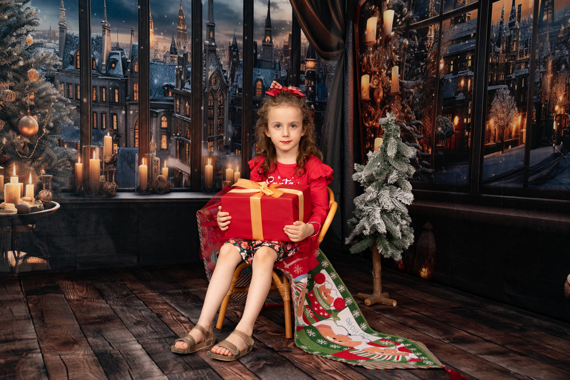 Kate Christmas Snowy Night Town Room Set -UK