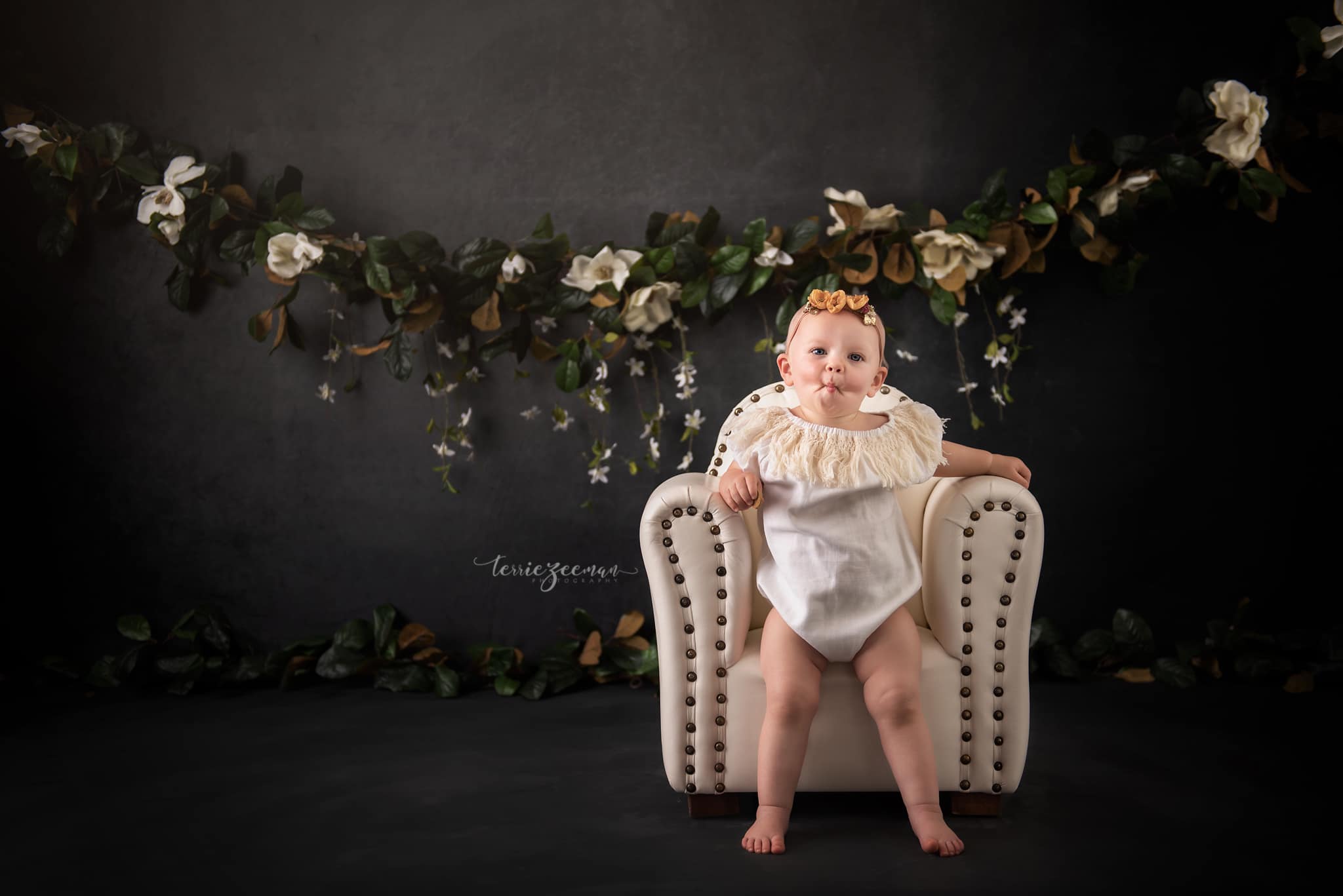 Kate Around Cold Black Litter Green And Light Middle Gray Abstract Textured Backdrop -UK