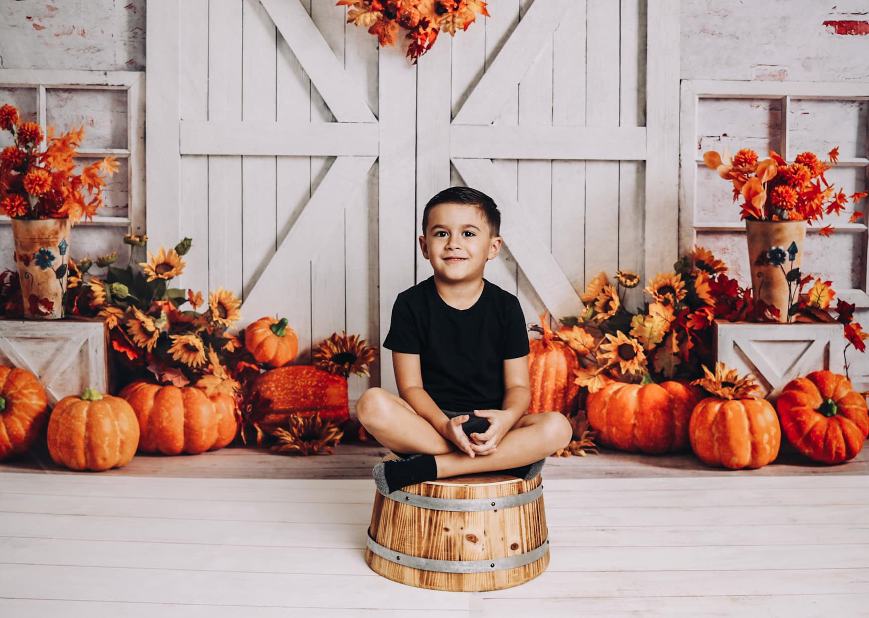 Kate Autumn Pumpkins Thanksgiving Barn Backdrop Designed by Emetselch -UK