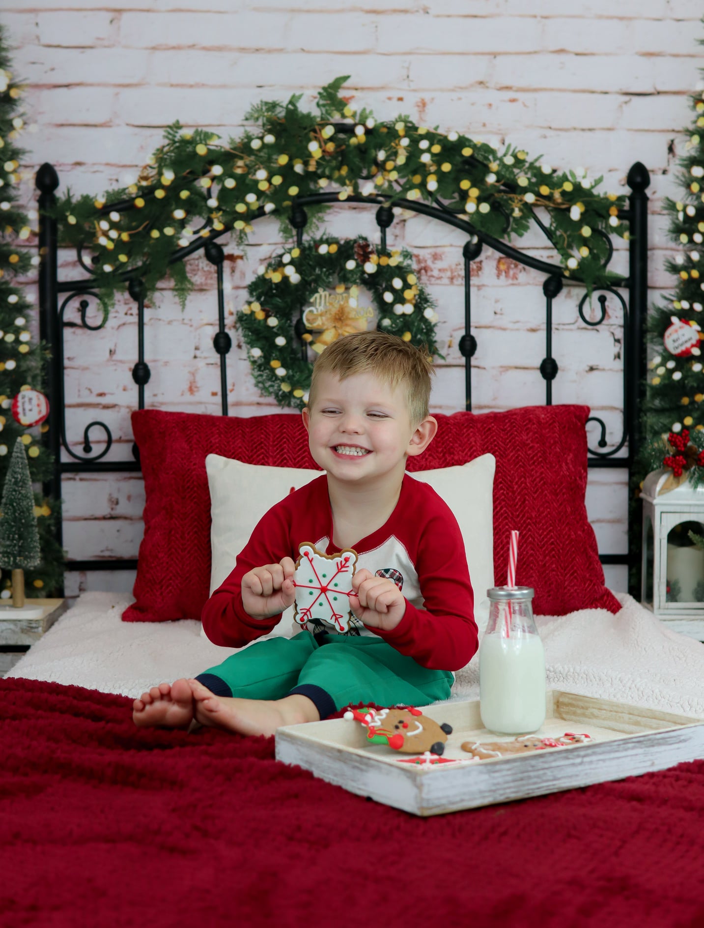 Kate Christmas Tree Bedside Backdrop Designed by Emetselch -UK