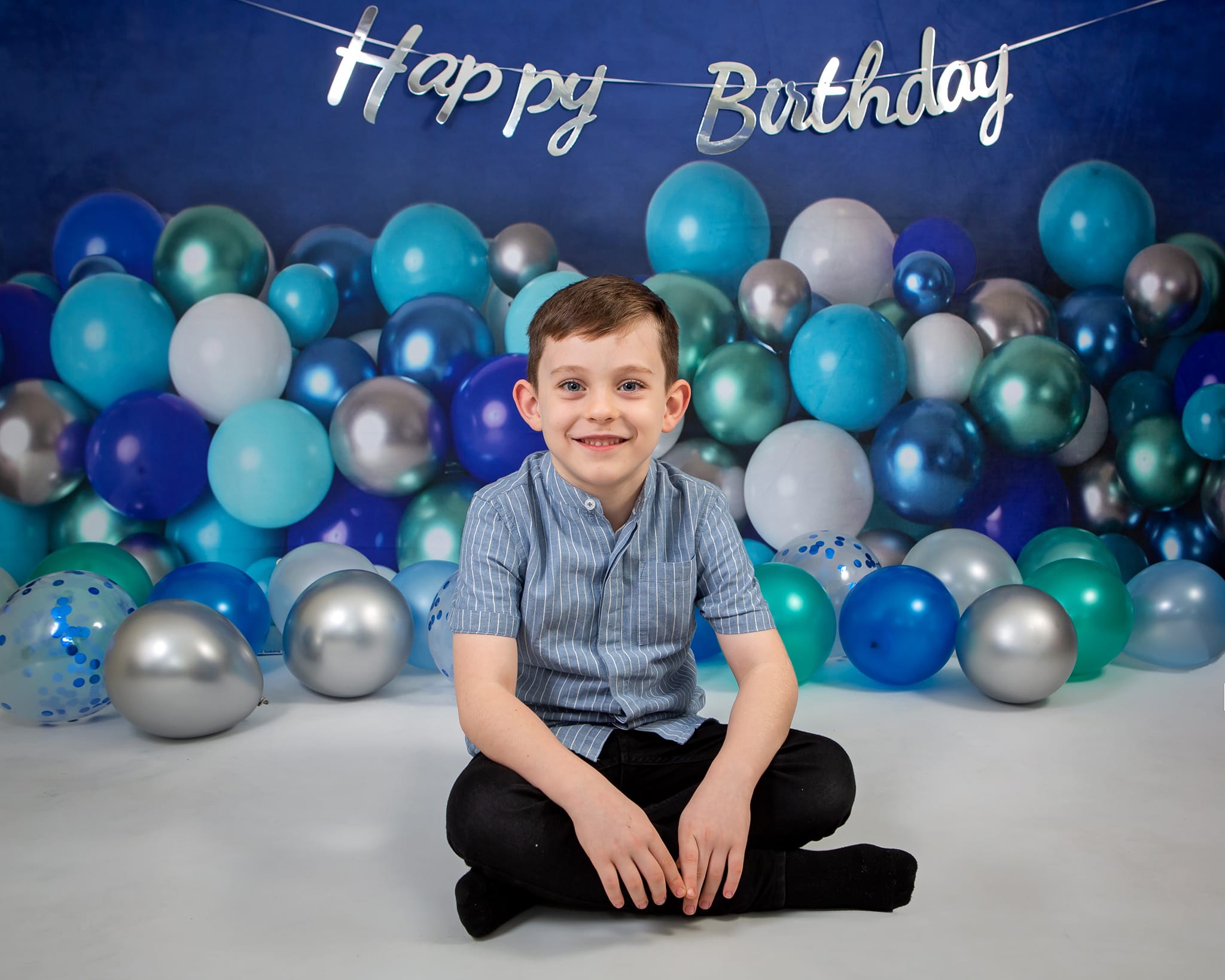 Kate Cake Smash Backdrop Blue Balloon Designed by Mandy Ringe Photography -UK