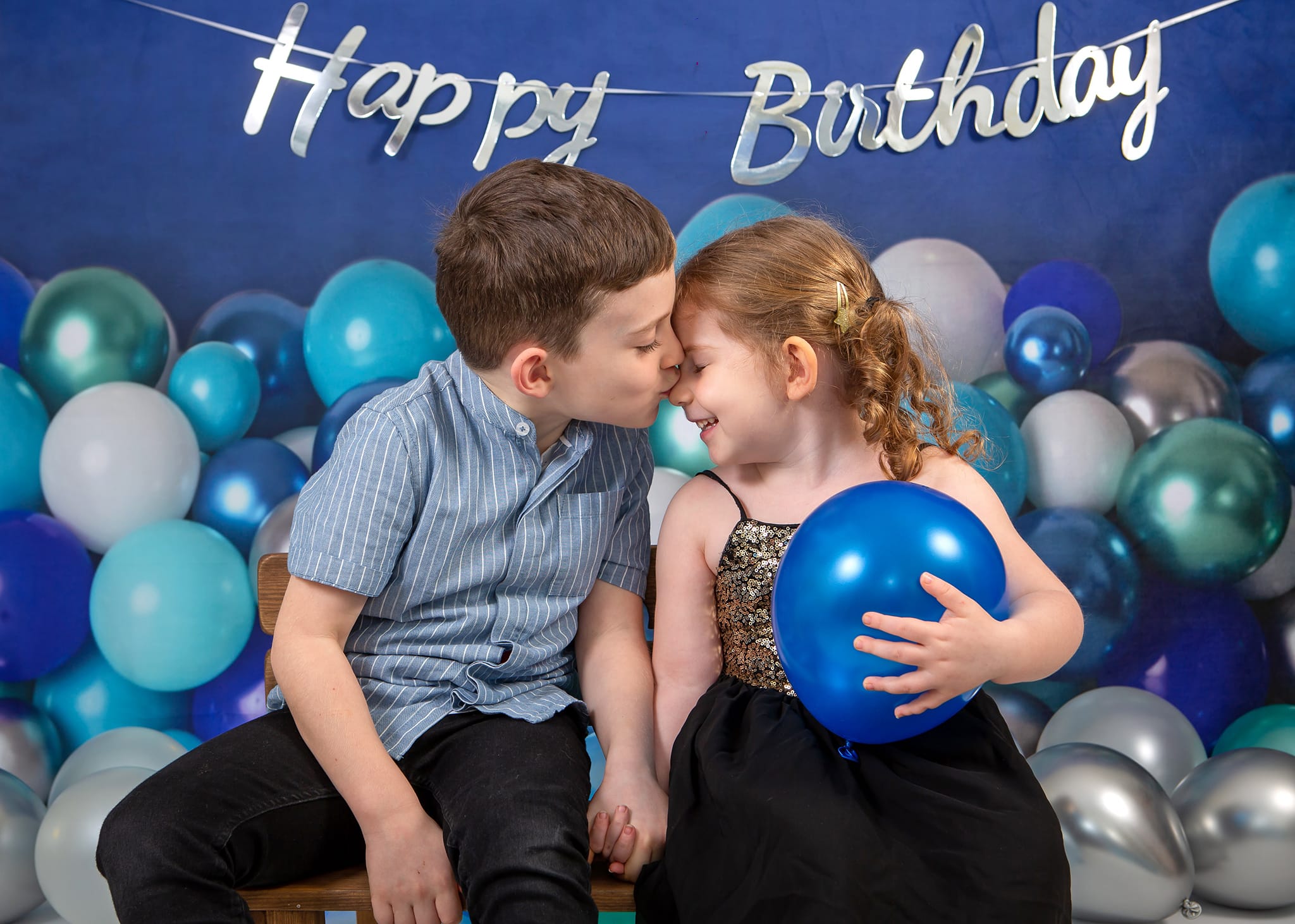 Kate Cake Smash Backdrop Blue Balloon Designed by Mandy Ringe Photography -UK