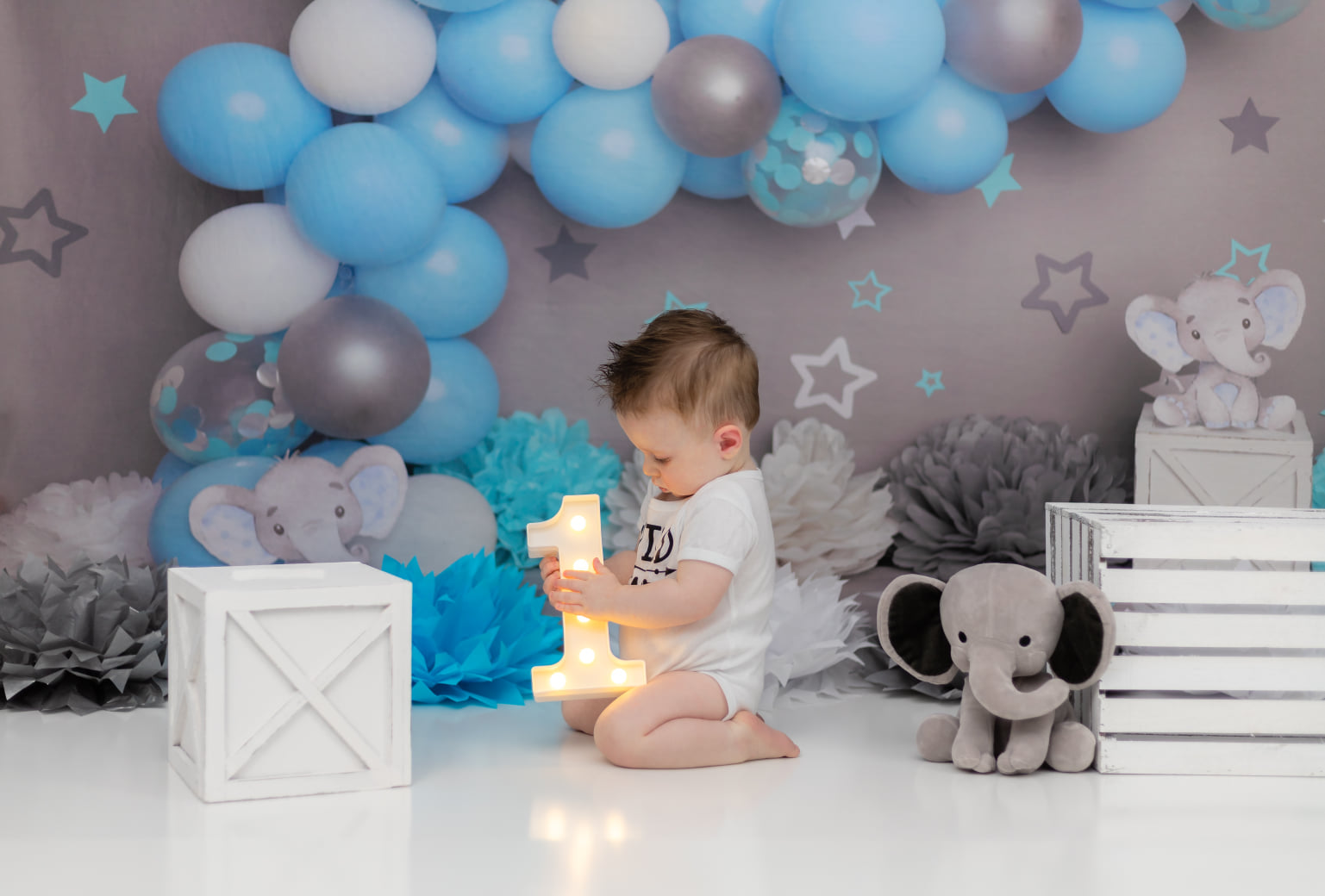 Kate Children Grey Wall Elephant Blue Balloon Backdrop Designed by Melissa King -UK