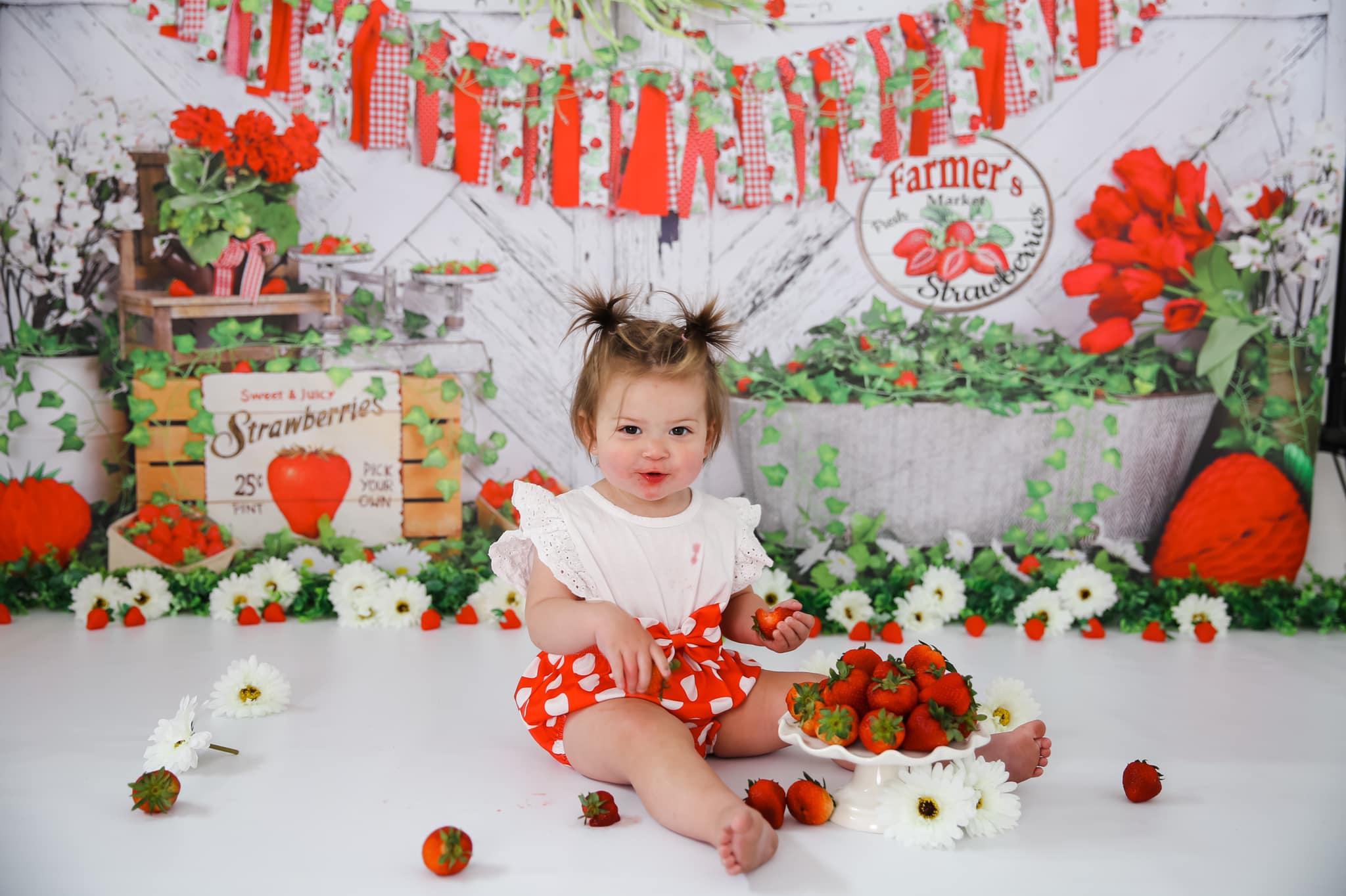 Kate Summer Strawberry White Wooden Board Birthday Backdrop