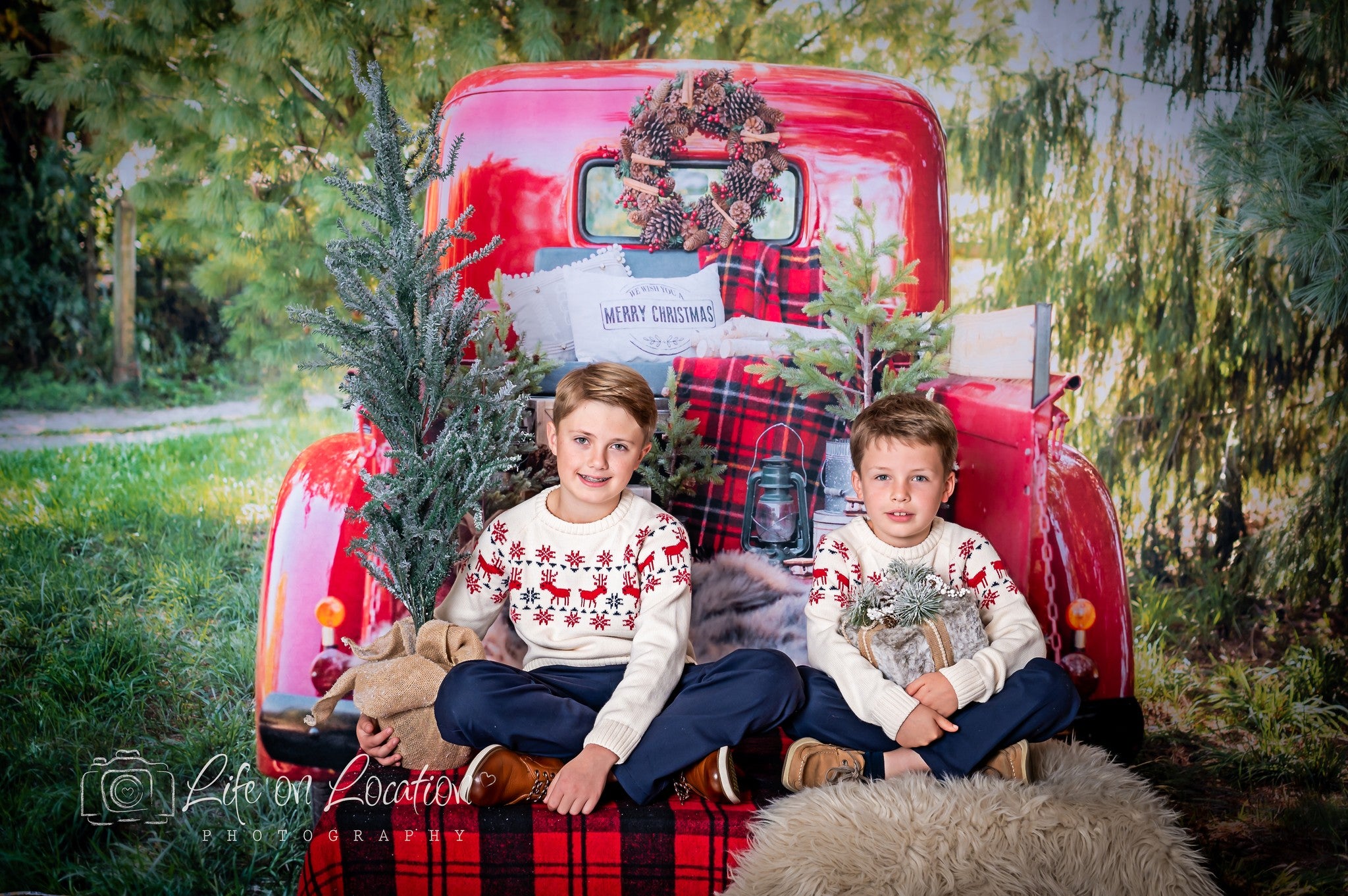 Kate Red Christmas Truck Backdrop Designed by Mandy Ringe Photography -UK