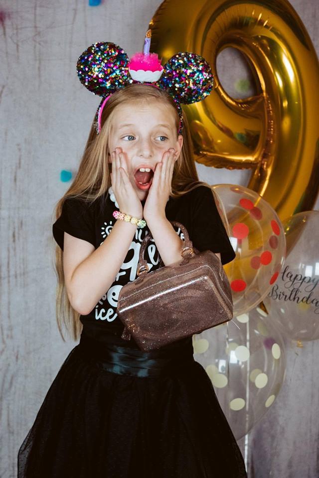 Kate Gray-white Wood with Decorations Children Backdrop for Photography Designed by Erin Larkins -UK
