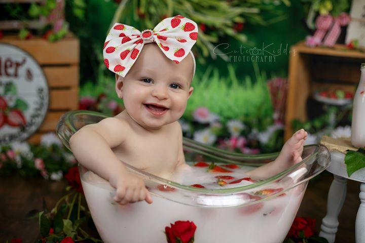 Kate Summer Strawberry White Flower Green Leaves Backdrop -UK