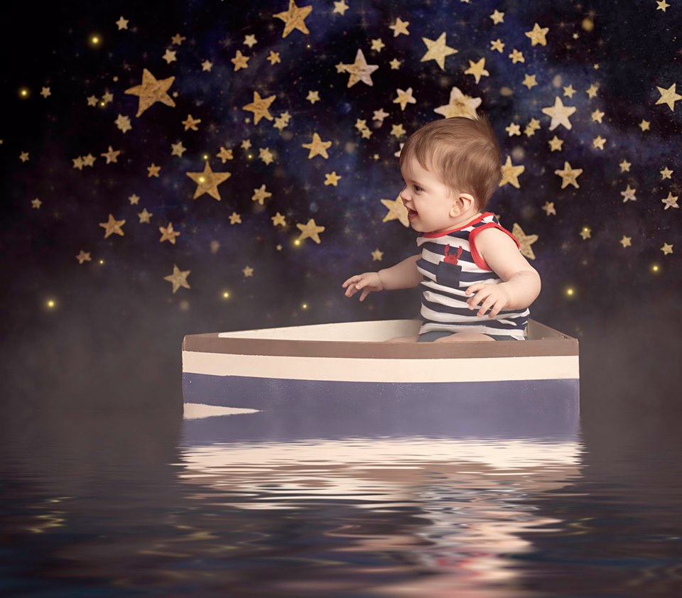Kate Night Sky Gold Stars Backdrop Designed by Mandy Ringe Photography -UK