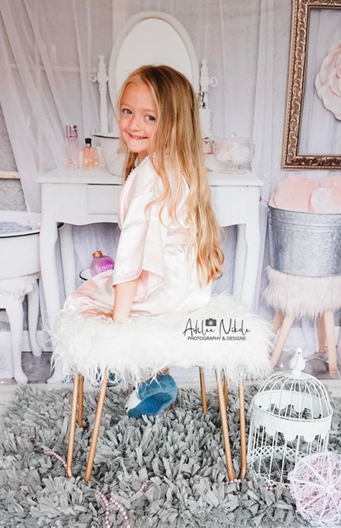 Kate Powder Room Children Backdrop for Photography Designed by Erin Larkins -UK