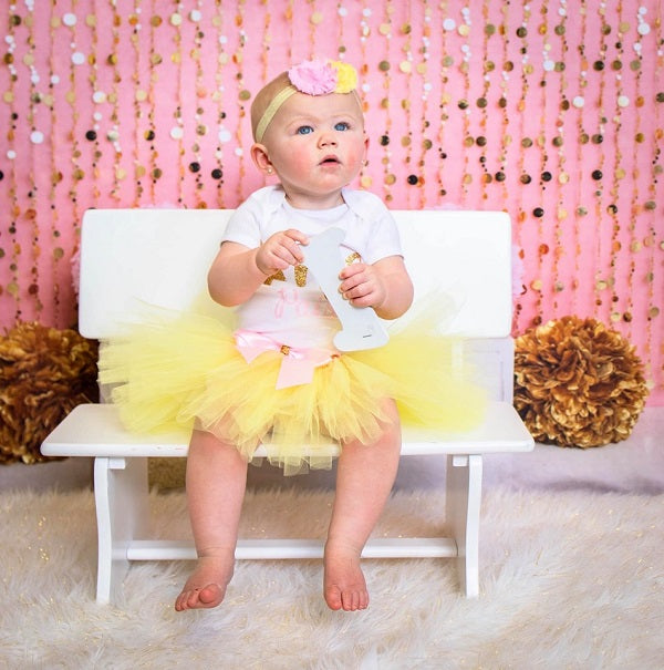 Kate Bubble Gum Wall with Gold 1st Birthday Backdrop Designed by Lisa B -UK