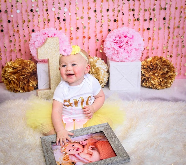 Kate Bubble Gum Wall with Gold 1st Birthday Backdrop Designed by Lisa B -UK