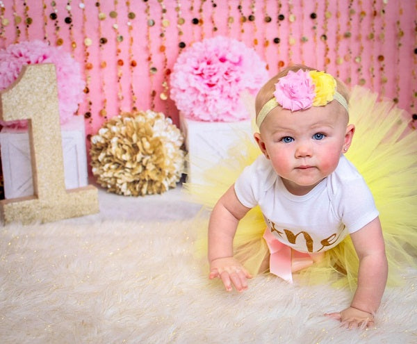 Kate Bubble Gum Wall with Gold 1st Birthday Backdrop Designed by Lisa B -UK