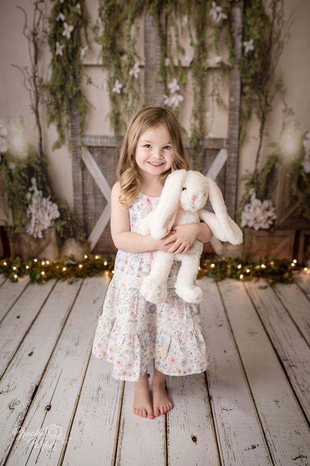 Kate Spring Barn Door Manor Backdrop Designed by Megan Leigh Photography -UK