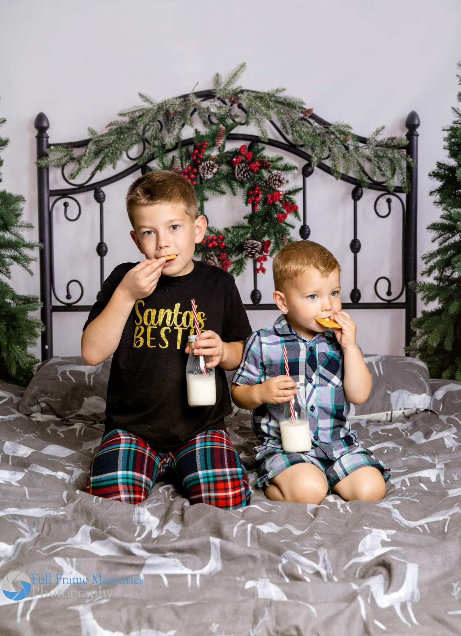 Kate Christmas Bed Backdrop Headboard Designed by Emetselch -UK