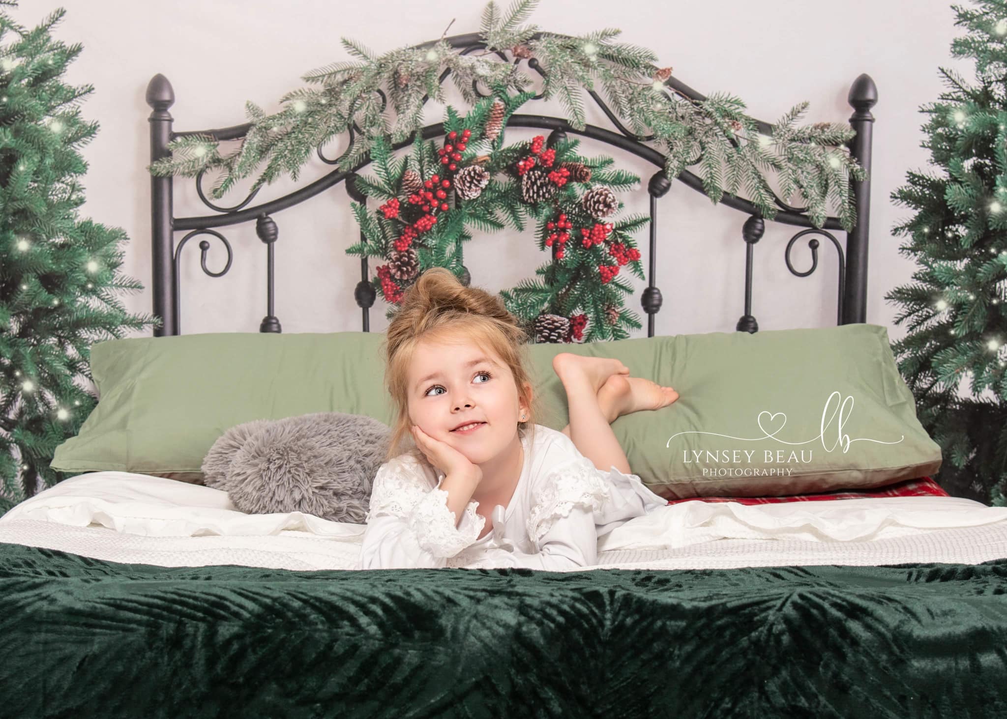 Kate Christmas Bed Backdrop Headboard Designed by Emetselch -UK