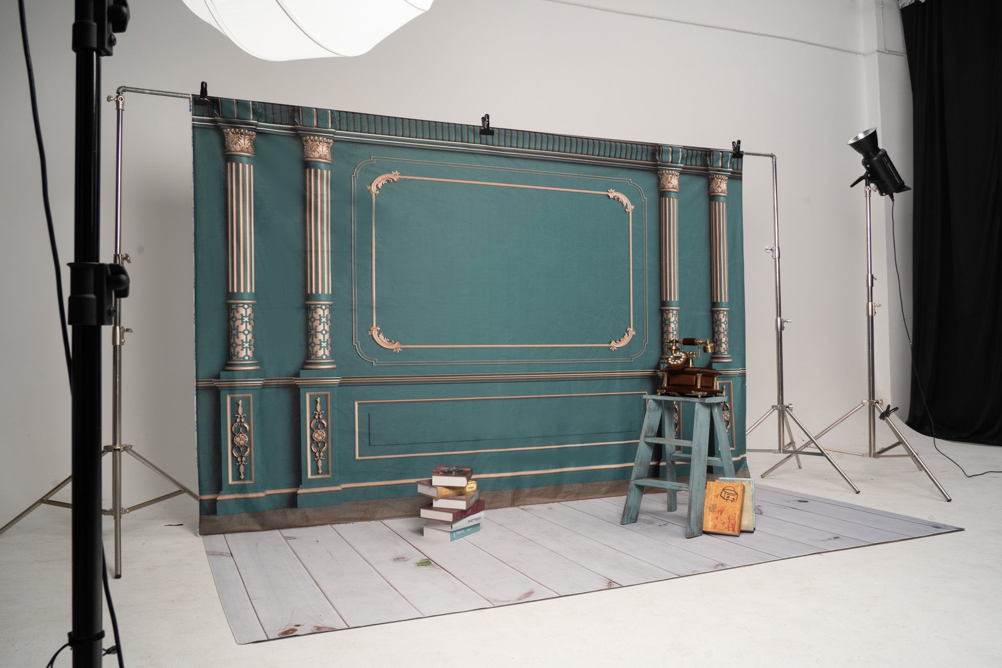 Kate Retro Interior Green Vintage Wall Golden Backdrop for photography -UK