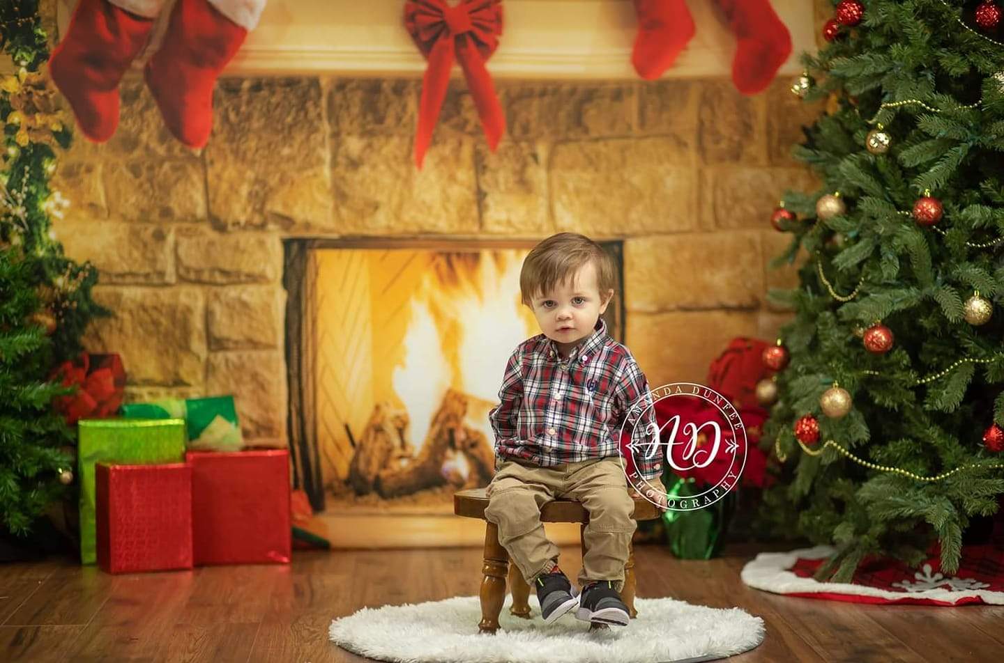 Kate Christmas Red Socks with Fireplace Backdrop for Photography -UK