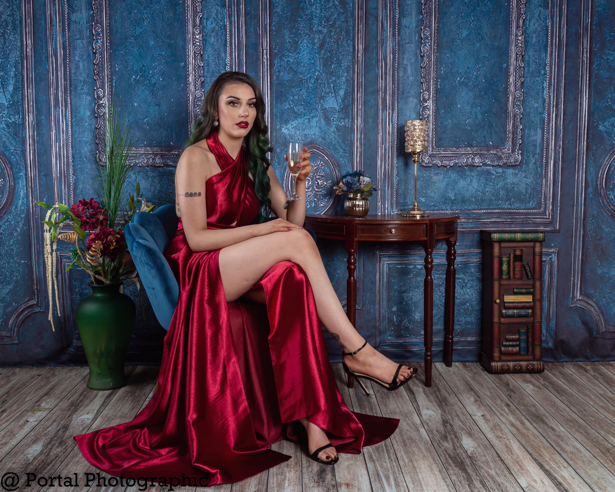 Kate Retro Deep Blue Wall Door Photography Backdrops Wedding -UK