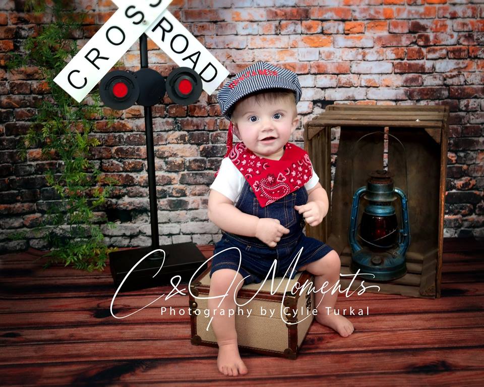 Kate Dark Retro Brick Wall Background for photos -UK