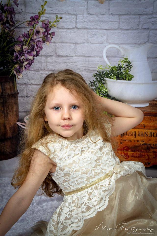 Kate Hoppy Easter Backdrop designed by Arica Kirby -UK