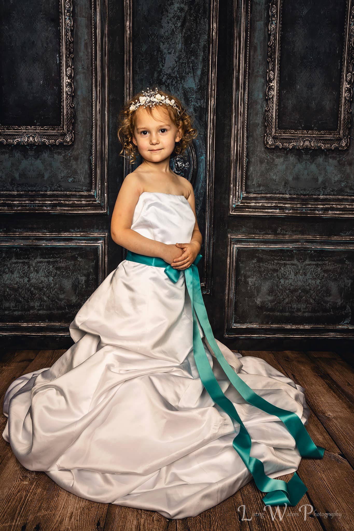 Kate Retro Deep Blue Wall Door Photography Backdrops Wedding -UK