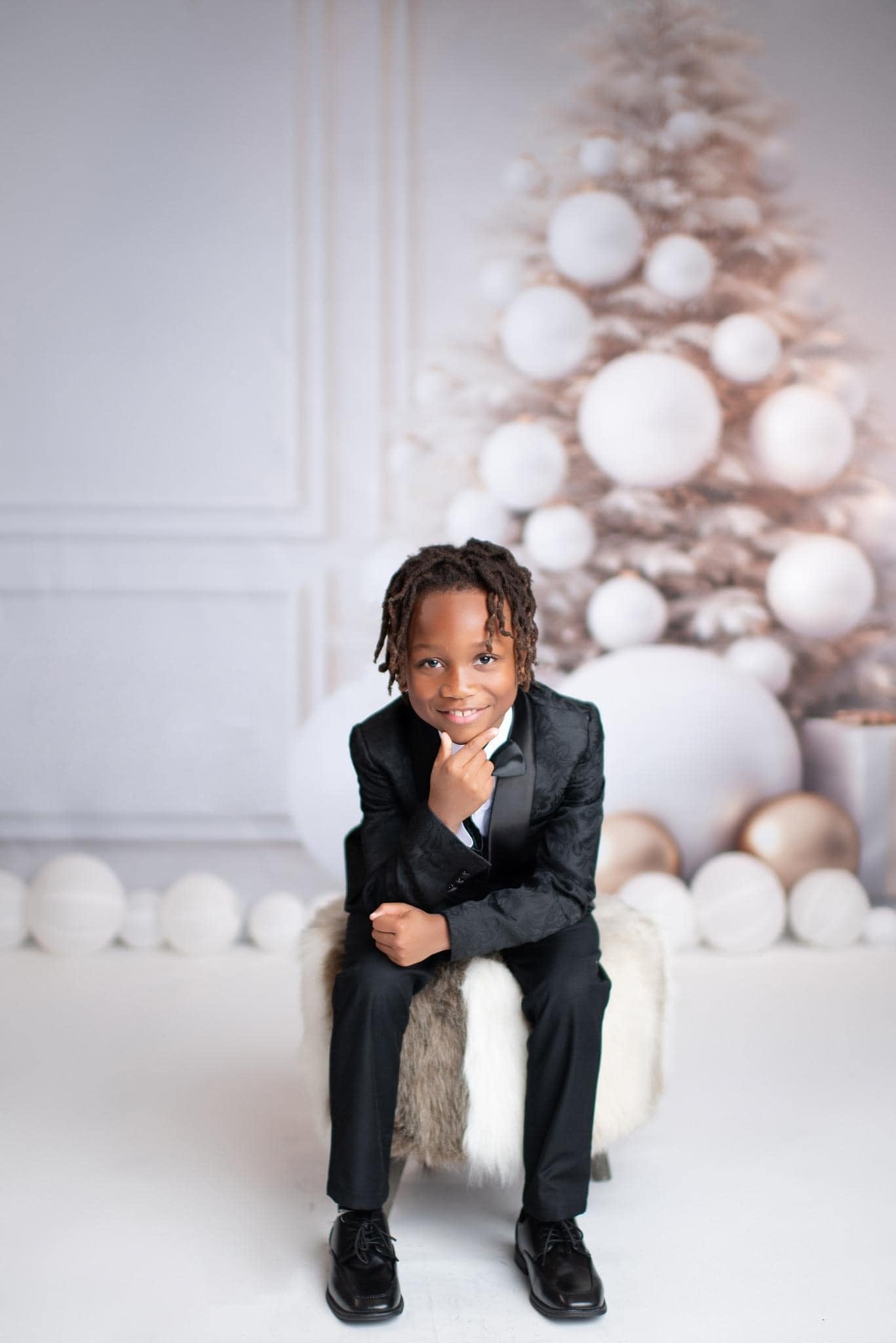 Kate Christmas White Wall Feathers & Gold Fleece Backdrop Designed by Lidia Redekopp -UK