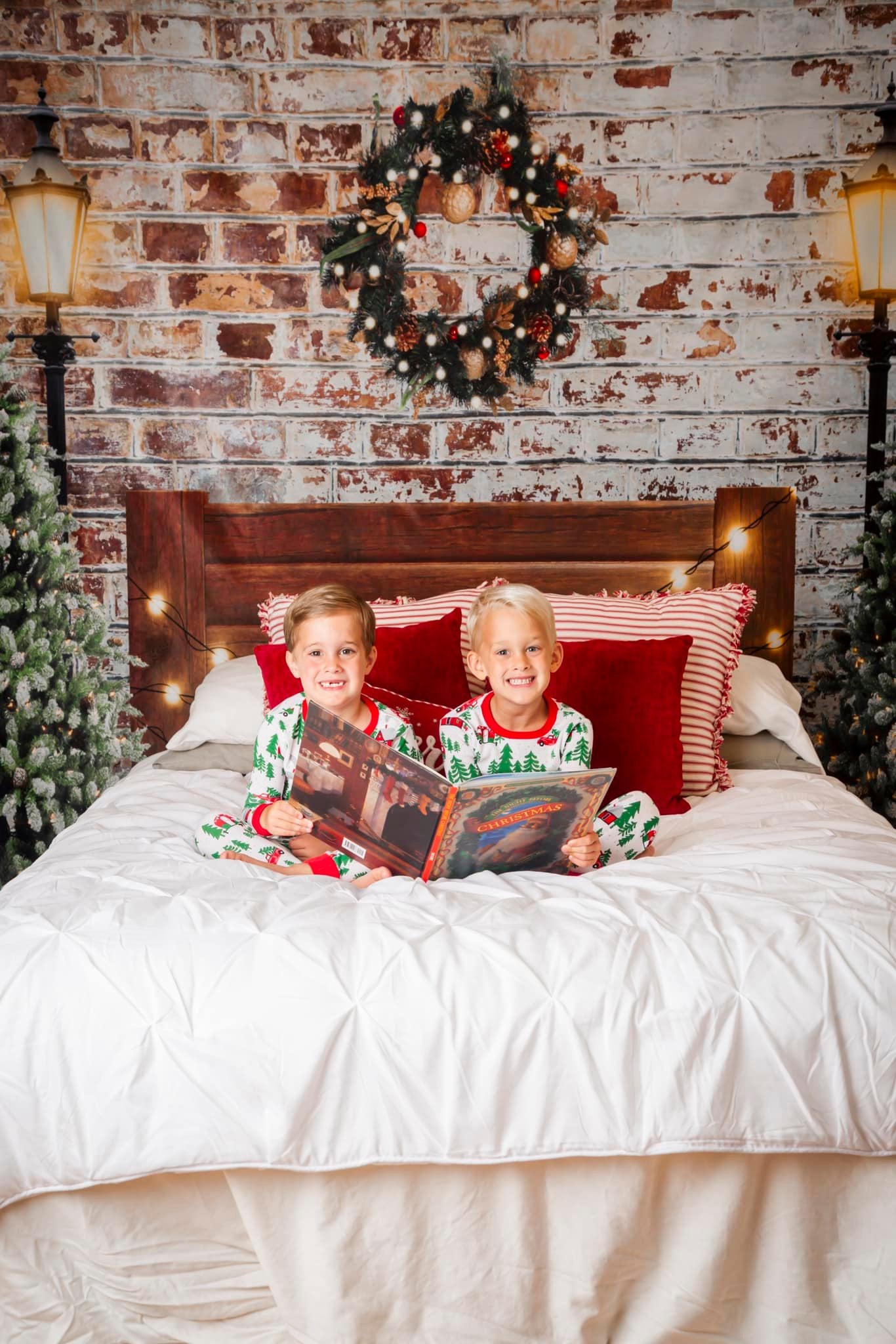 Kate Christmas Tree Backdrop Headboard Designed by Emetselch -UK