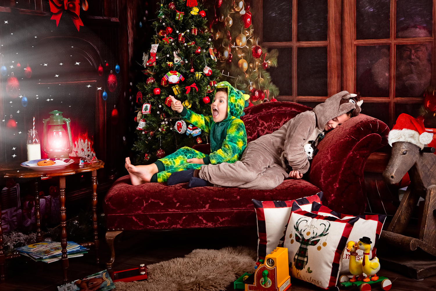 Kate Christmas Tree Window&Fireplace Room Set -UK