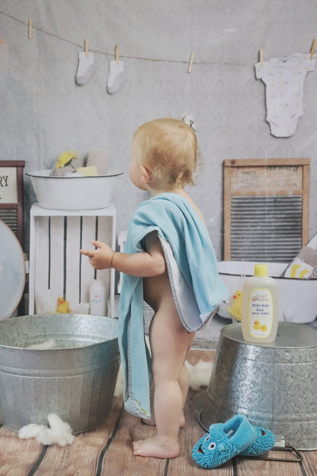 Kate Bath Time Baby Backdrop Summer Rubber Ducks and Bubbles Photos Designed by Erin Larkins -UK