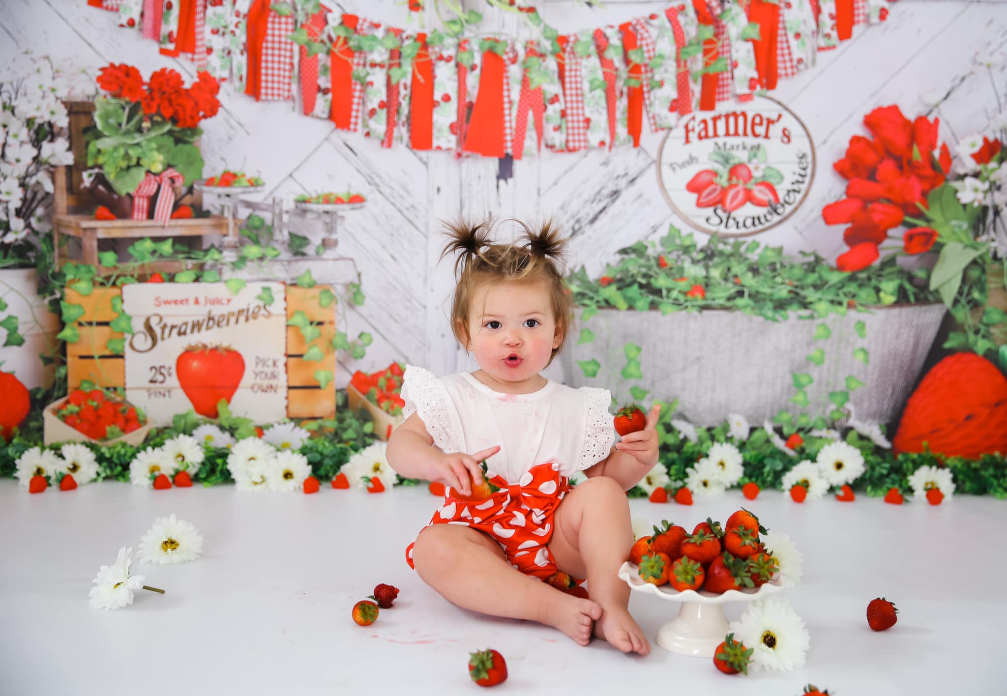 Kate Summer Strawberry White Wooden Board Birthday Backdrop