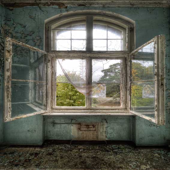 Kate Gray Retro Castle Window Shabby Backdrop for Wedding