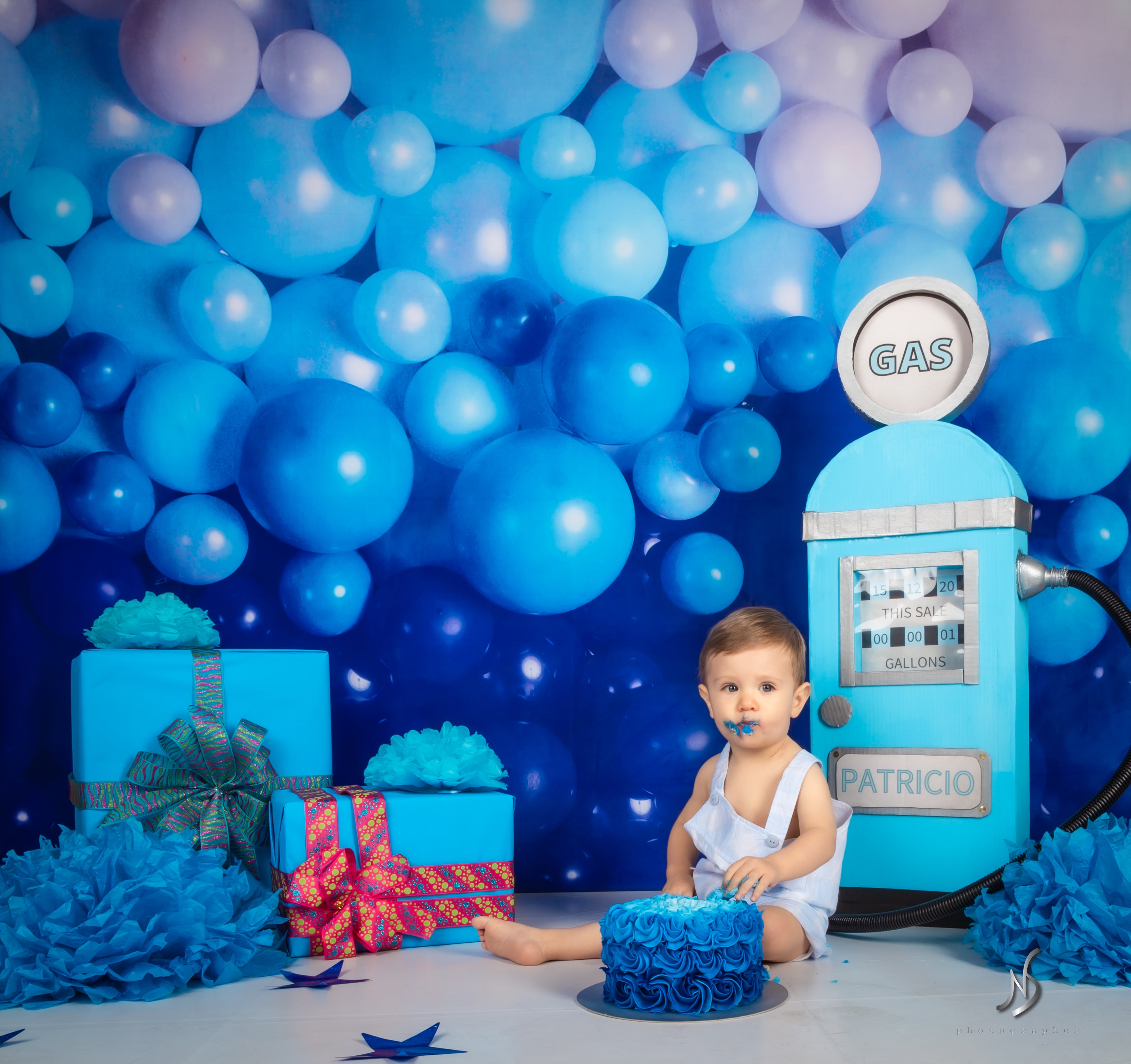 Kate Blue Balloon Wall Children Backdrop Designed by Mandy Ringe Photography